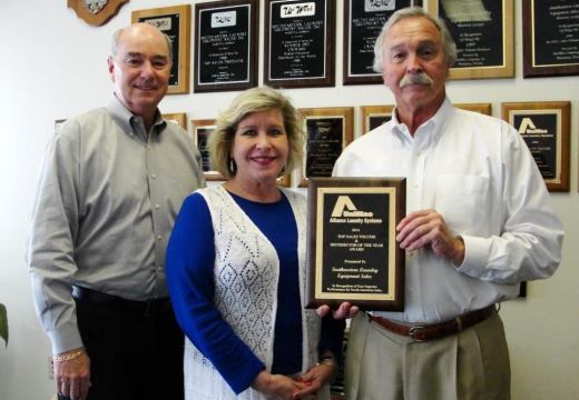 Southeastern Laundry Equipment Named UniMac® 2014 Distributor of the Year