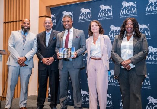 Metro Laundry Svc Awarded Minority Supplier of the Year